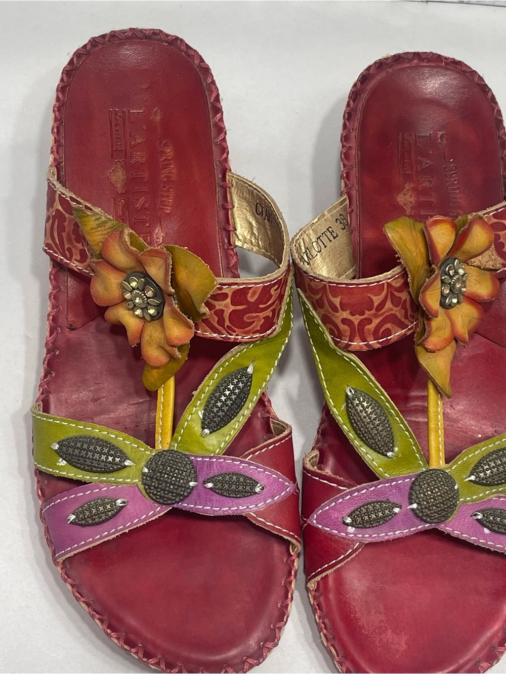 L'Artiste Spring Step Charlotte red multi-color leather wedge sandals. Size 38.